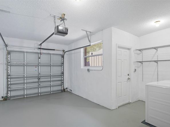 605 SW 15th St, Fort Lauderdale FL 33315