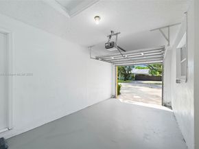 605 SW 15th St, Fort Lauderdale FL 33315
