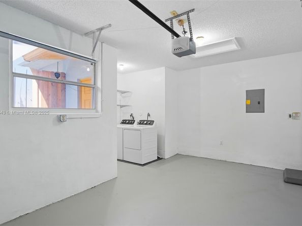 605 SW 15th St, Fort Lauderdale FL 33315