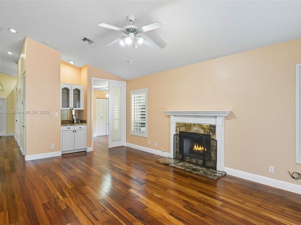 605 SW 15th St, Fort Lauderdale FL 33315
