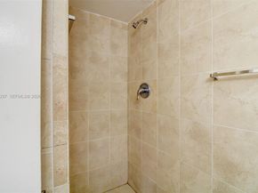 4717 NW 7th St 60410, Miami FL 33126