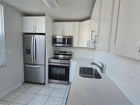 9480 Tangerine Pl 101, Davie FL 33324