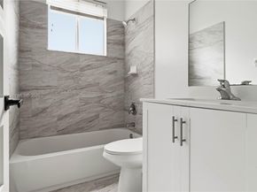 64 SW 15th Ter, Homestead FL 33030