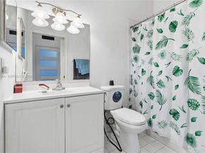 64 SW 15th Ter, Homestead FL 33030
