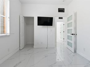 64 SW 15th Ter, Homestead FL 33030