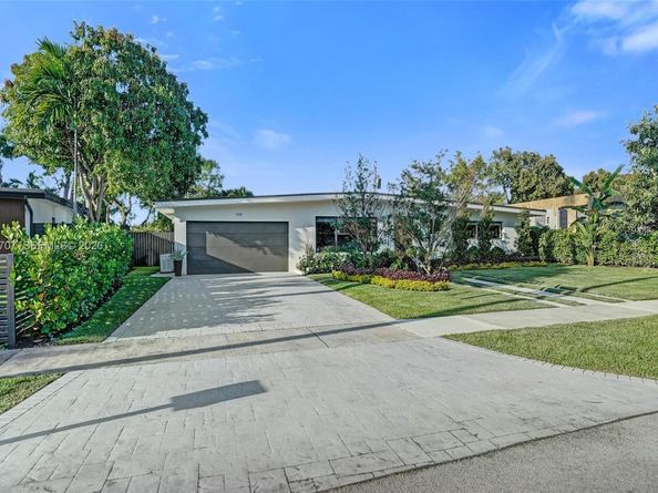 1941 NE 186th Dr, North Miami Beach FL 33179