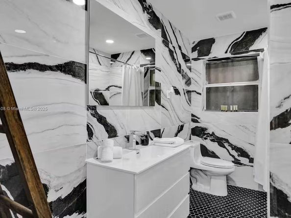 1244 Garfield St, Hollywood FL 33019
