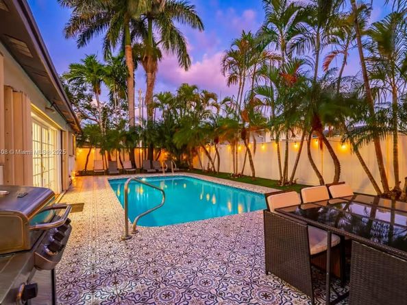 1244 Garfield St, Hollywood FL 33019