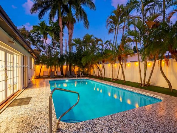 1244 Garfield St, Hollywood FL 33019