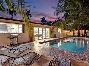 1244 Garfield St, Hollywood FL 33019