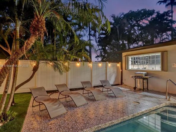1244 Garfield St, Hollywood FL 33019