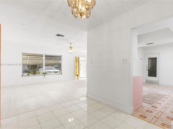 5706 NW 81st Ave, Tamarac FL 33321