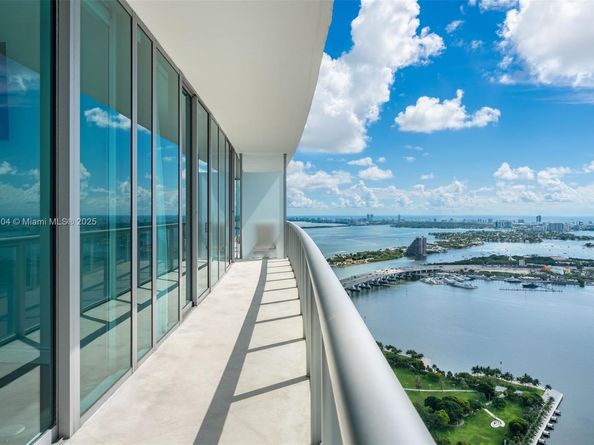 888 Biscayne Blvd 5507/5607, Miami FL 33132