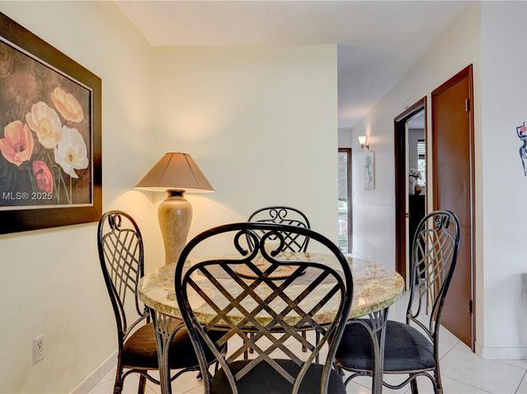 16790 NE 14th Ave 206, Miami FL 33162