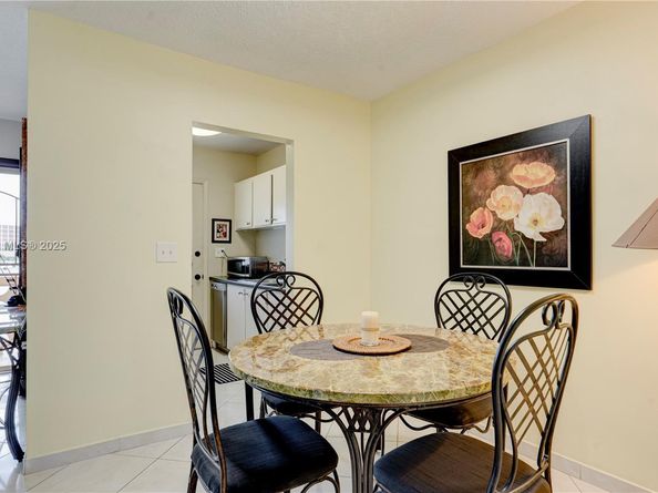 16790 NE 14th Ave 206, Miami FL 33162