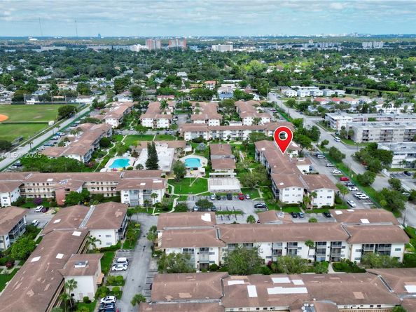 16790 NE 14th Ave 206, Miami FL 33162