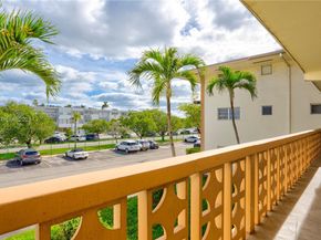 16790 NE 14th Ave 206, Miami FL 33162