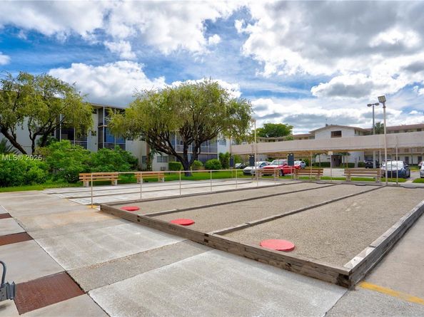 16790 NE 14th Ave 206, Miami FL 33162