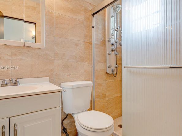 16790 NE 14th Ave 206, Miami FL 33162