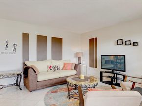 16790 NE 14th Ave 206, Miami FL 33162