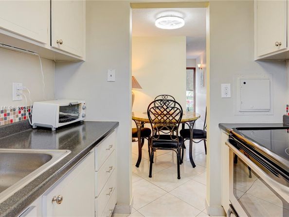 16790 NE 14th Ave 206, Miami FL 33162