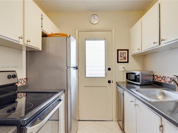 16790 NE 14th Ave 206, Miami FL 33162