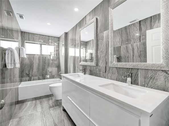 2649 Nelson Ct, Weston FL 33332
