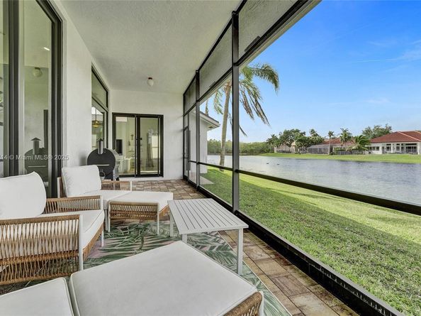 2649 Nelson Ct, Weston FL 33332