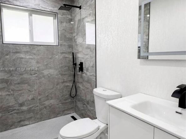 973 NW 8th St, Homestead FL 33030