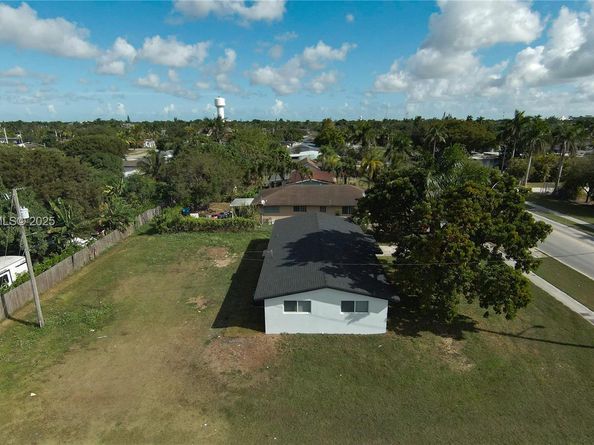 973 NW 8th St, Homestead FL 33030