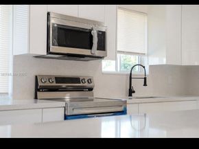 973 NW 8th St, Homestead FL 33030