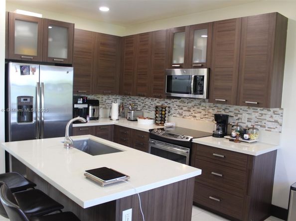 15481 NW 91st Ct, Miami Lakes FL 33018
