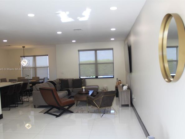 15481 NW 91st Ct, Miami Lakes FL 33018