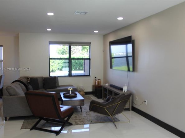 15481 NW 91st Ct, Miami Lakes FL 33018