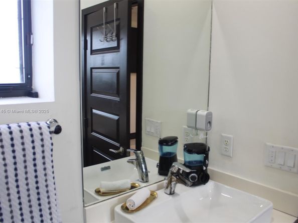 15481 NW 91st Ct, Miami Lakes FL 33018