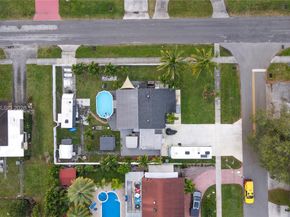 117 SW 6th St, Hallandale Beach FL 33009