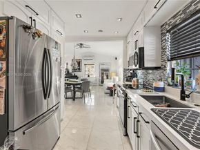 117 SW 6th St, Hallandale Beach FL 33009