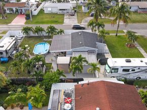 117 SW 6th St, Hallandale Beach FL 33009