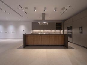 215 S Shore Dr, Miami FL 33133