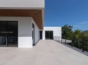 215 S Shore Dr, Miami FL 33133