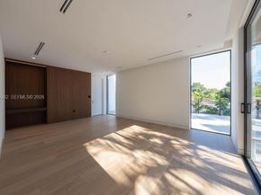 215 S Shore Dr, Miami FL 33133