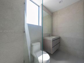 215 S Shore Dr, Miami FL 33133