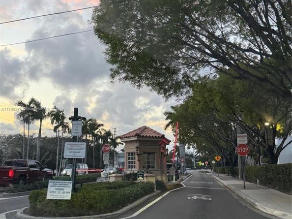 3811 NE 166th St 3, North Miami Beach FL 33160