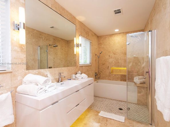 809 S 17th Ave, Hollywood FL 33020