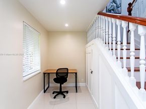 809 S 17th Ave, Hollywood FL 33020
