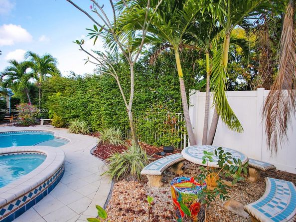 809 S 17th Ave, Hollywood FL 33020
