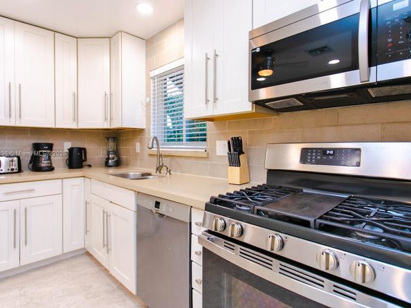 809 S 17th Ave, Hollywood FL 33020