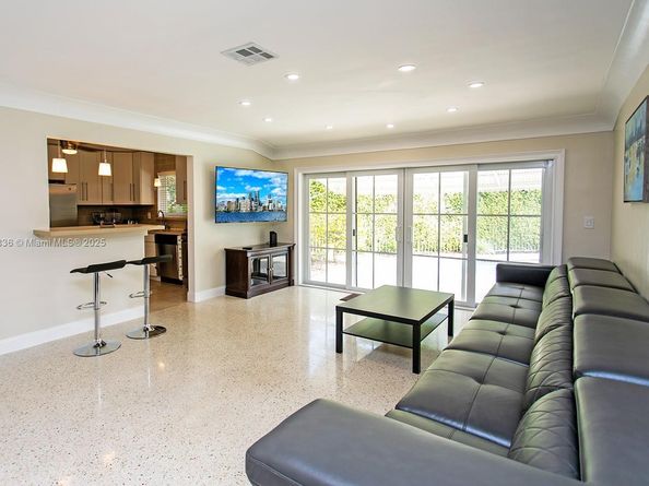 809 S 17th Ave, Hollywood FL 33020