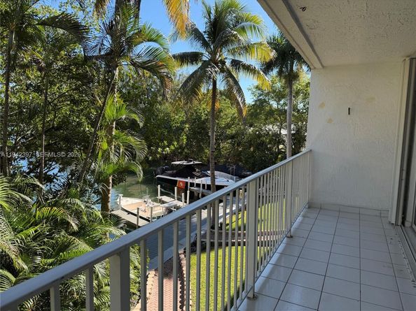 16531 NE 35th Ave 201, North Miami Beach FL 33160