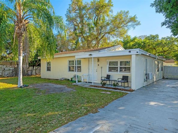 114 Marion Rd, West Park FL 33023